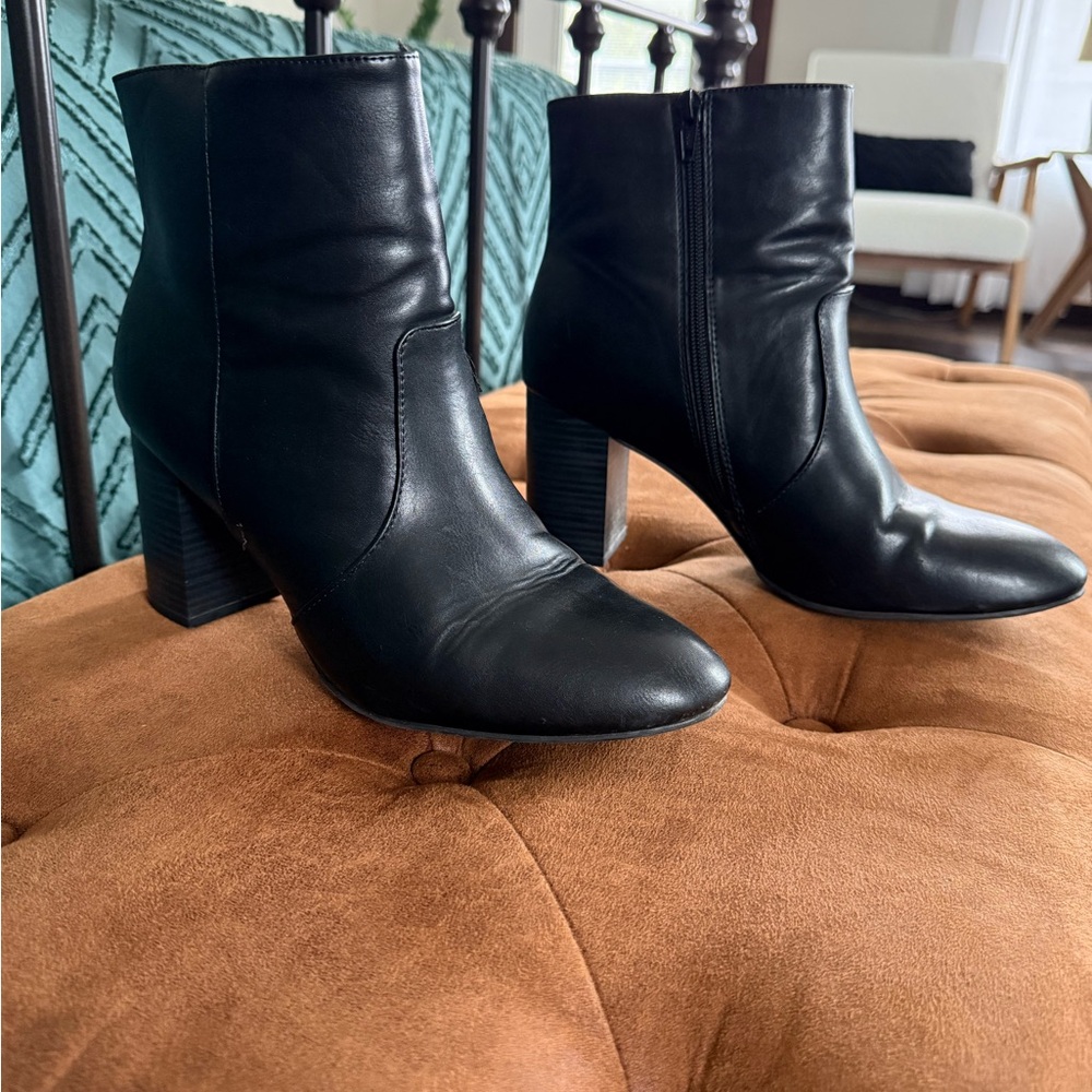 Old Navy Black Ankle Booties